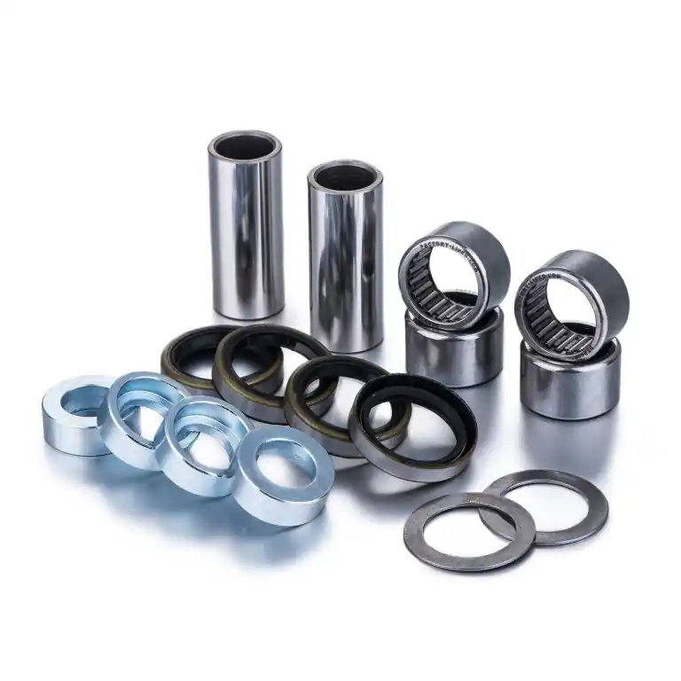 Do wyczerpania zapasów FACTORY LINKS ZESTAW NAPRAWCZY WAHACZA KTM SX / EXC / EGS / MXC 125 / 200 / 250 / 300 / 360 /380 / 450 (TULEJE 15X20X48MM) (ŁOŻYSKA 20X26X16MM) (28-1088)
